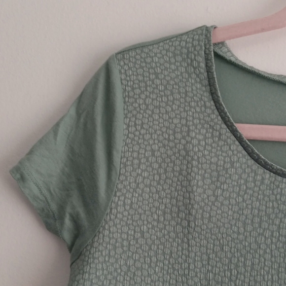 Ann Taylor Factory Scoop Neck Mixed Material Tee Shirt #2154 - Picture 3 of 5